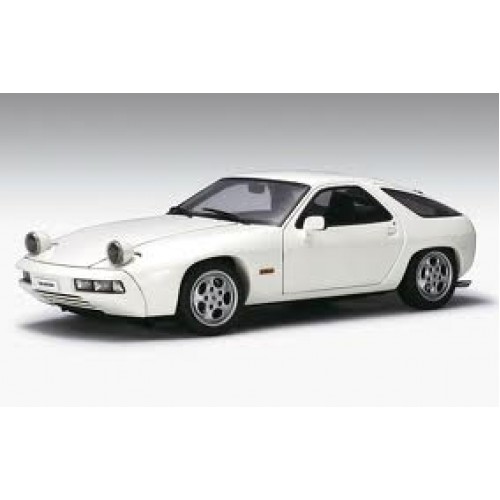Autoart - Car Scale Models - PORSCHE 928 WHITE