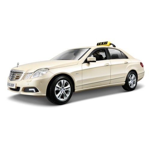 Maisto - Car Scale Models - 1-18 Mercedes-Benz E-Class